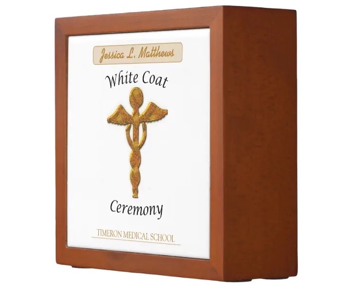 https://premedplug.com/wp-content/uploads/2022/09/white_coat_ceremony_gold_medical_square_gift_item_pencil_holder.jpg